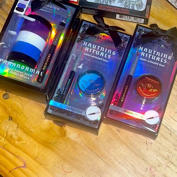 PROFUSION Rituals Water-Activated Liner Duo + PARANORMAL FACE PAINT STACK - Picture 1 of 11